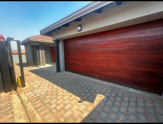 3 BEDROOM HOUSE FOR SALE IN ELANDSPOORT